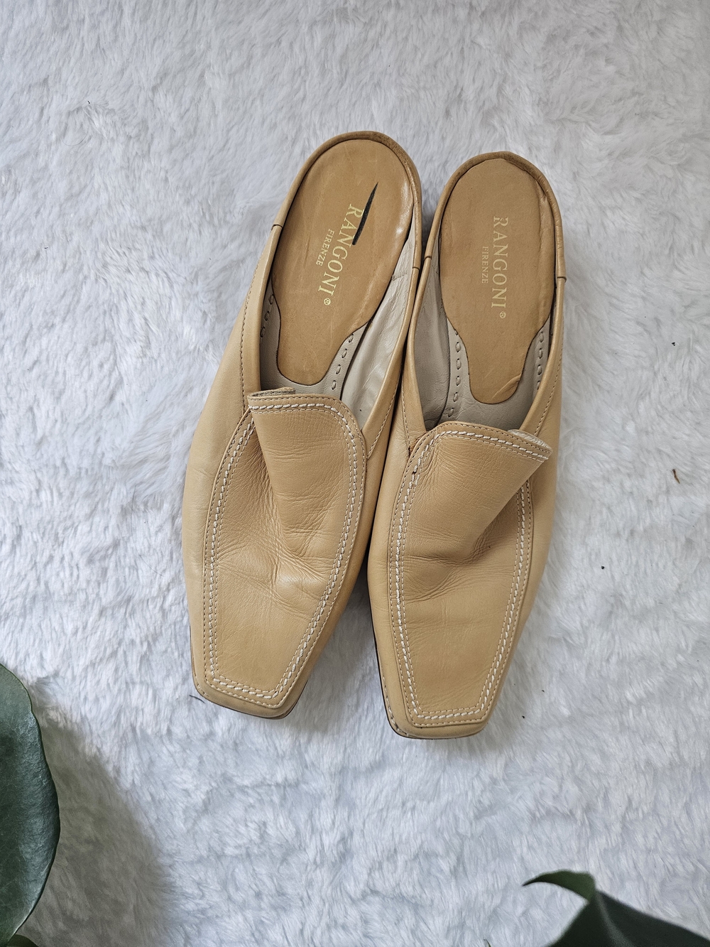 Rangoni Women’s Beige/Tan Square-Toe Slip-On Mules - Picture 2 of 9